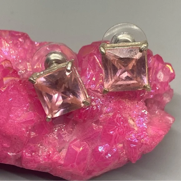 LAST CHANCE 🔥 Pink & Silver Tone Costume Pierced Earrings #6505 - Picture 1 of 4